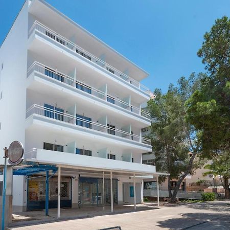 Beetroot, Jedes Zimmer Verfuegt Ueber Smart Tv , Eigenes Bad Mit Regendusche Und Balkon Llucmajor  Exterior photo