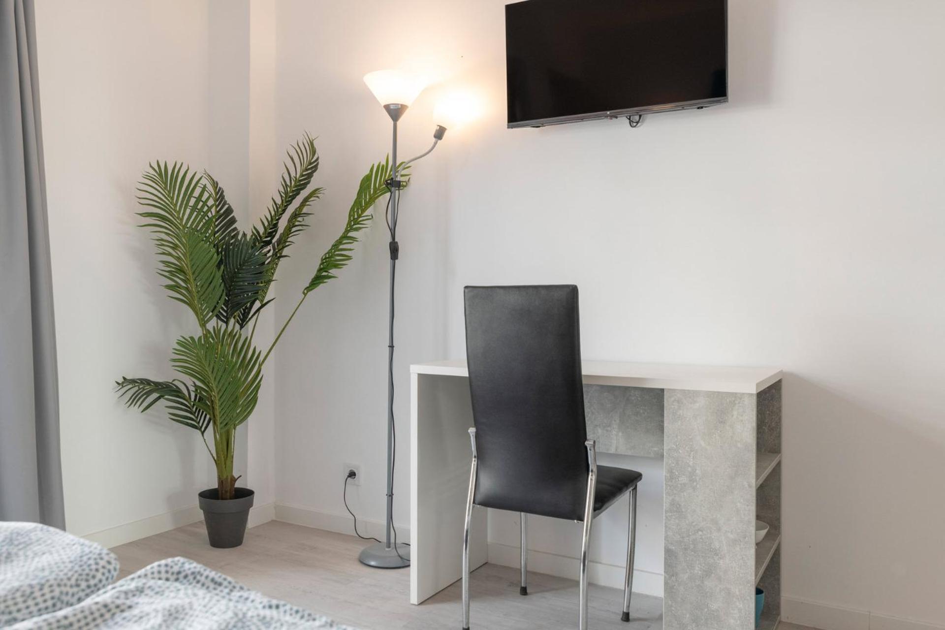 Beetroot, Jedes Zimmer Verfuegt Ueber Smart Tv , Eigenes Bad Mit Regendusche Und Balkon Llucmajor  Exterior photo